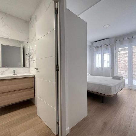 Artes Y Oficios Apartaments Ab บาเลนเซีย ภายนอก รูปภาพ